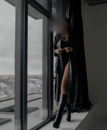 Мой опыт в сфере сопровождения и наслаждения позволит тебе испытать настоящую страсть и раскрыться в полной мере. Я знаю, как доставить удовольствие и ублажить твои самые сокровенные желания.
🌟Мои услуги включают классический секс, оральный секс, массаж и другие экзотические удовольствия. Я с радостью воплотю в жизнь твои фантазии и сделаю все, чтобы ты чувствовал себя настоящим мужчиной.
💋Фото в моем профиле абсолютно реальные и ты можешь убедиться в этом лично. Живу в Москве и готова к встречам в любое время. Ты останешься довольным и захочешь вернуться ко мне снова и снова.
🌸Отзывы обо мне говорят сами за себя: я воплощение желаний и мечтаний. Позвони мне и я сделаю твою ночь незабываемой! ❤️ 7318, 21 год